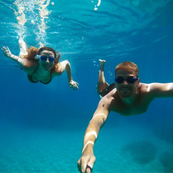 book snorkelling for couple in goa, best scuba diving experience for couples in goa, couple scuba diving in goa, grand island scuba diving, banana beach goa, monkey beach goa.