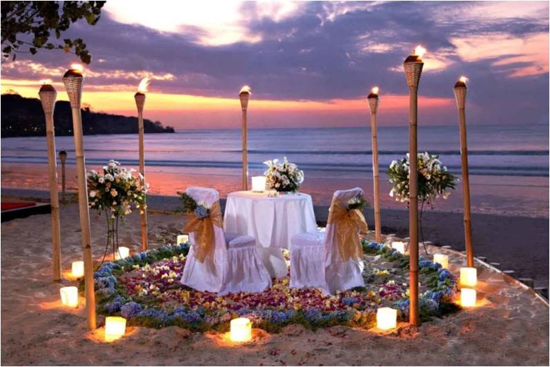 Beach Candlelight Dinner in Goa